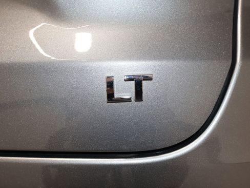 Certified 2025 Chevrolet Trax LT image 34