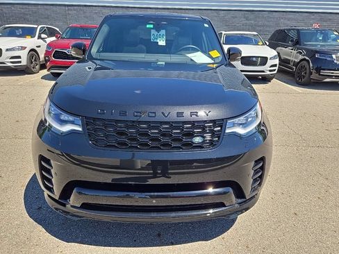 Used 2024 Land Rover Discovery Dynamic SE AWD/4WD image 2