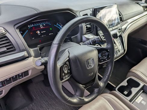 Used 2024 Honda Odyssey Elite image 14