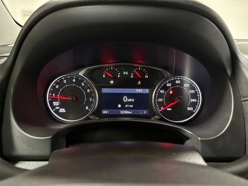 Used 2024 GMC Terrain SLT image 14