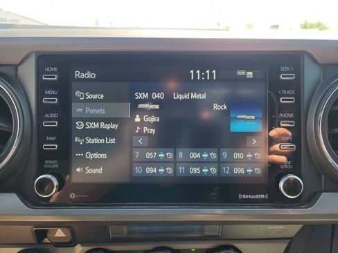 Used 2021 Toyota Tacoma TRD Sport w/ Technology Package AWD/4WD image 12