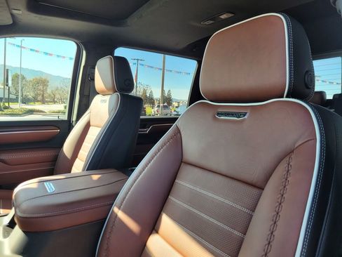 New 2026 GMC Sierra 2500 Denali Ultimate w/ Max Trailering Package image 12