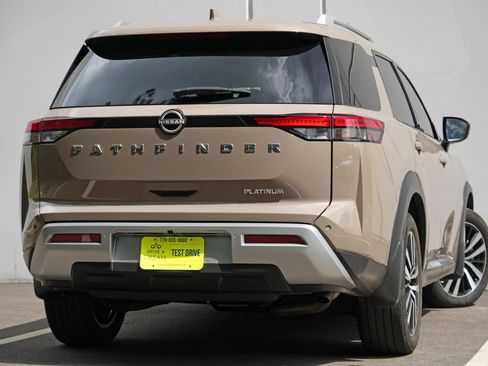Used 2024 Nissan Pathfinder Platinum FWD image 5