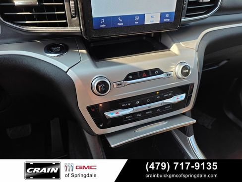 Used 2023 Ford Explorer XLT w/ Equipment Group 202A AWD/4WD image 19