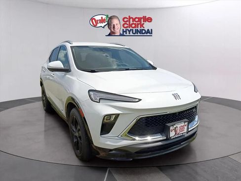 Used 2026 Buick Encore GX Sport Touring w/ Advanced Technology Package FWD image 5