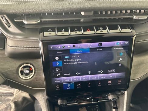 Certified 2024 Jeep Grand Cherokee L Limited w/ Black Appearance Package image 30