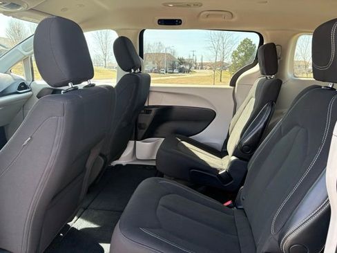Used 2023 Chrysler Voyager LX FWD image 19