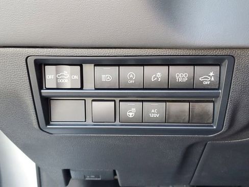 Used 2024 Toyota Tundra Platinum AWD/4WD image 21