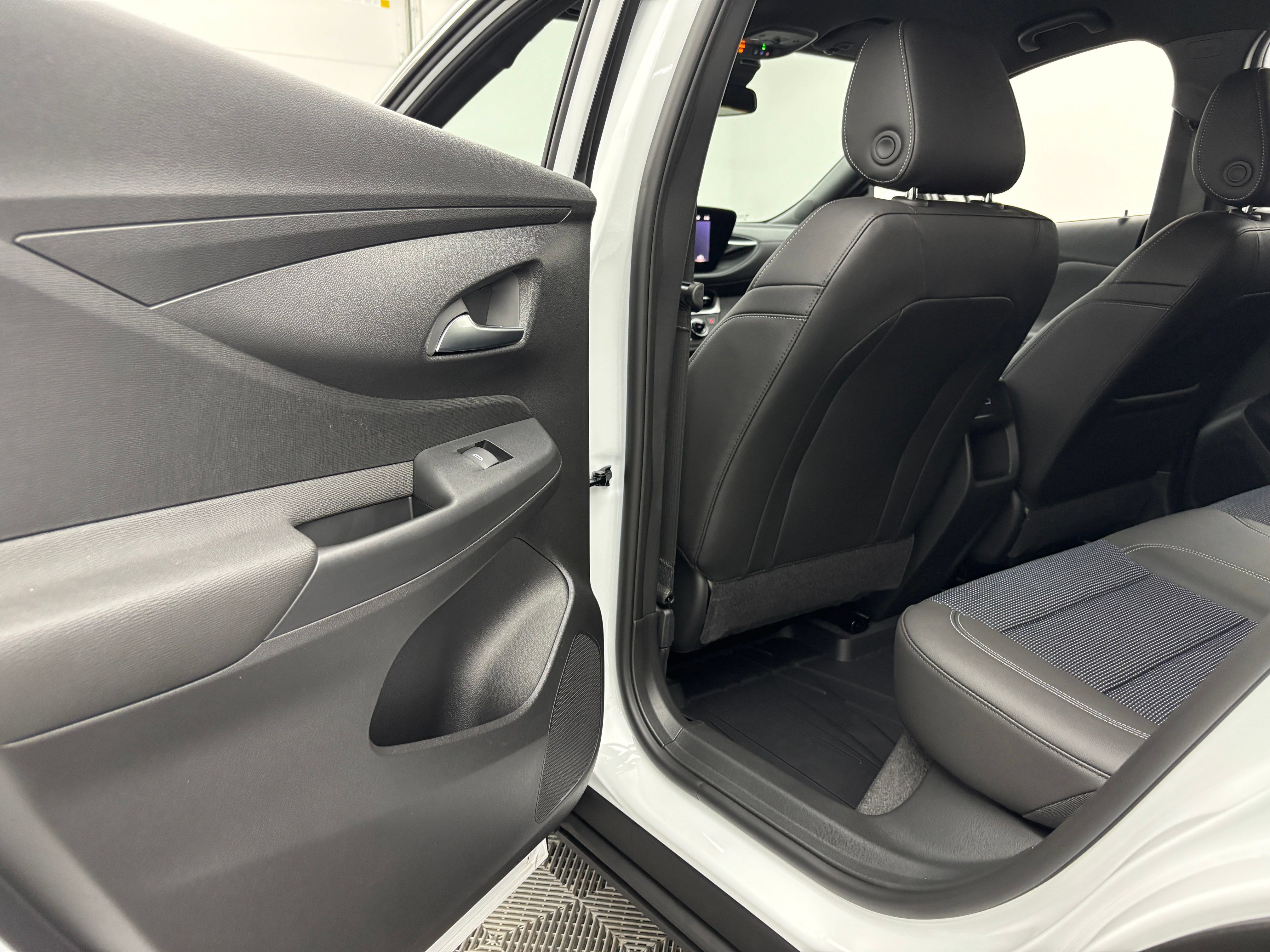 New 2026 Buick Envista Sport Touring w/ Convenience I Package FWD image 36
