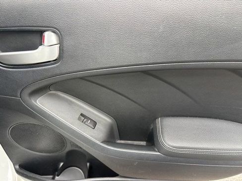 Used 2017 Kia Forte LX FWD image 29