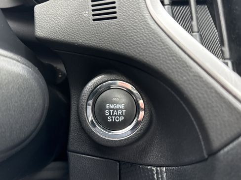 Used 2023 Subaru Forester Limited image 28