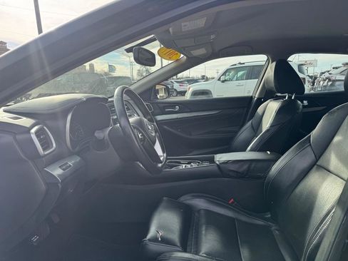 Used 2017 Nissan Maxima 3.5 SV FWD image 9