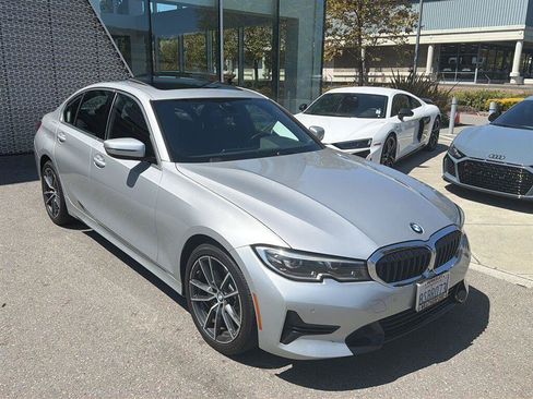 Used 2020 BMW 330i Sedan w/ Convenience Package RWD image 4