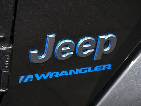 Used 2023 Jeep Wrangler Unlimited Rubicon 4xe AWD/4WD image 86