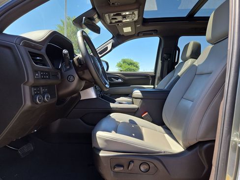 Used 2023 Chevrolet Suburban Z71 w/ Luxury Package AWD/4WD image 16