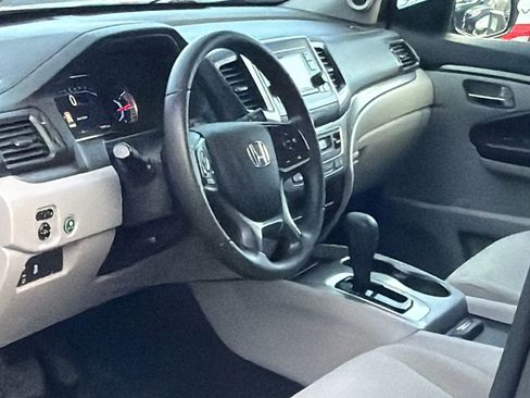 Used 2019 Honda Pilot LX image 12