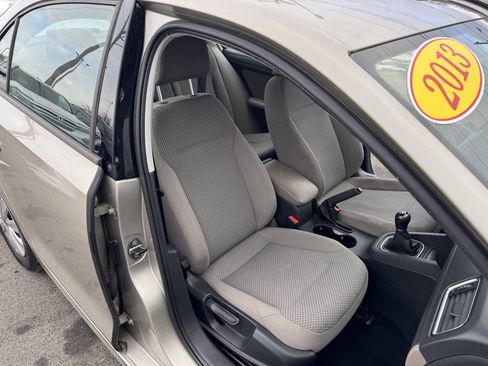 Used 2013 Volkswagen Jetta S FWD image 10