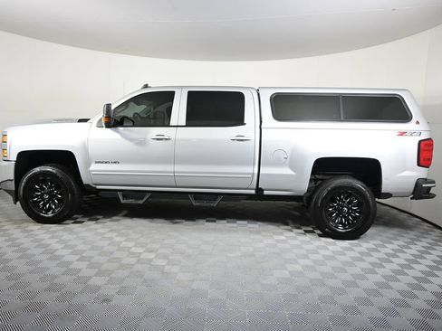 Used 2019 Chevrolet Silverado 2500 LT w/ LT Convenience Package AWD/4WD image 3