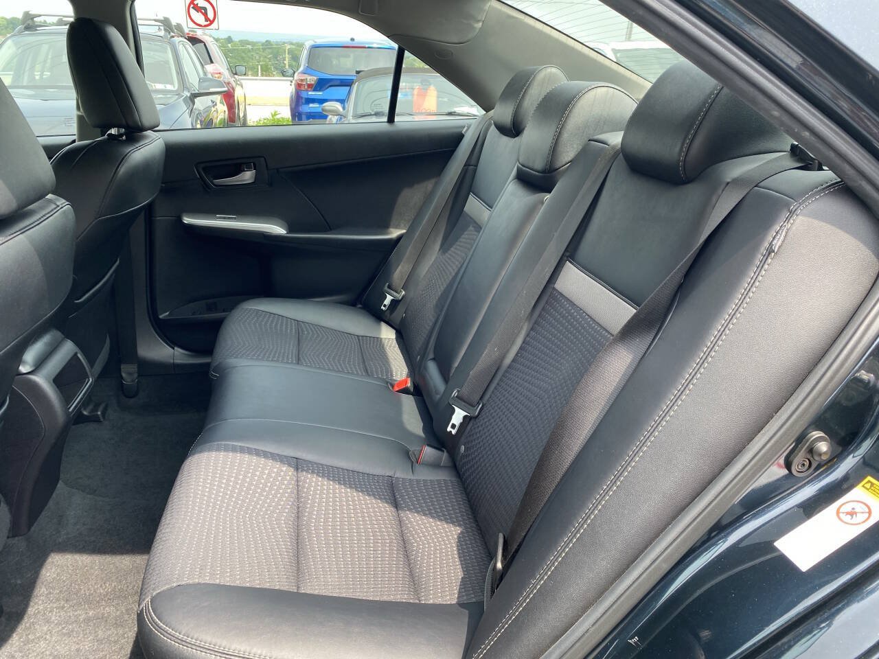 Used 2014 Toyota Camry SE FWD image 16