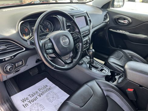 Used 2021 Jeep Cherokee Latitude Plus image 14