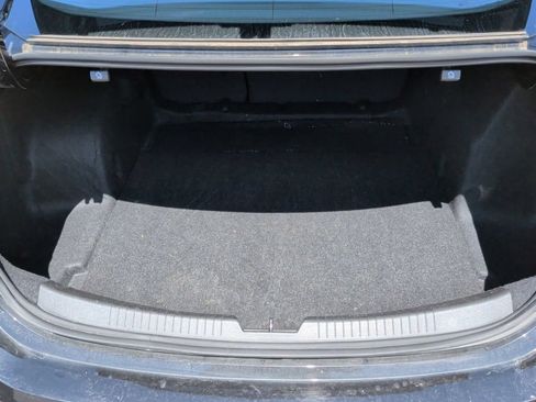 Used 2025 Chevrolet Malibu LT FWD image 34