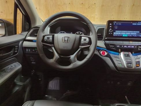 New 2026 Honda Odyssey Touring image 14