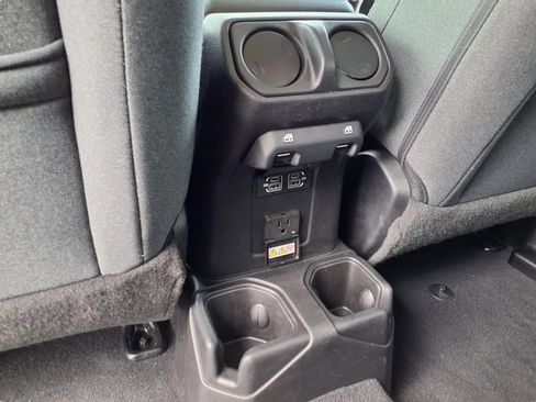 Used 2025 Jeep Wrangler Unlimited Sahara AWD/4WD image 23