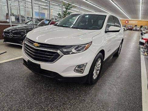 Used 2020 Chevrolet Equinox LT FWD image 2