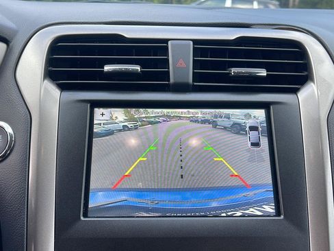 Used 2017 Ford Fusion SE w/ Fusion SE Technology Package FWD image 24