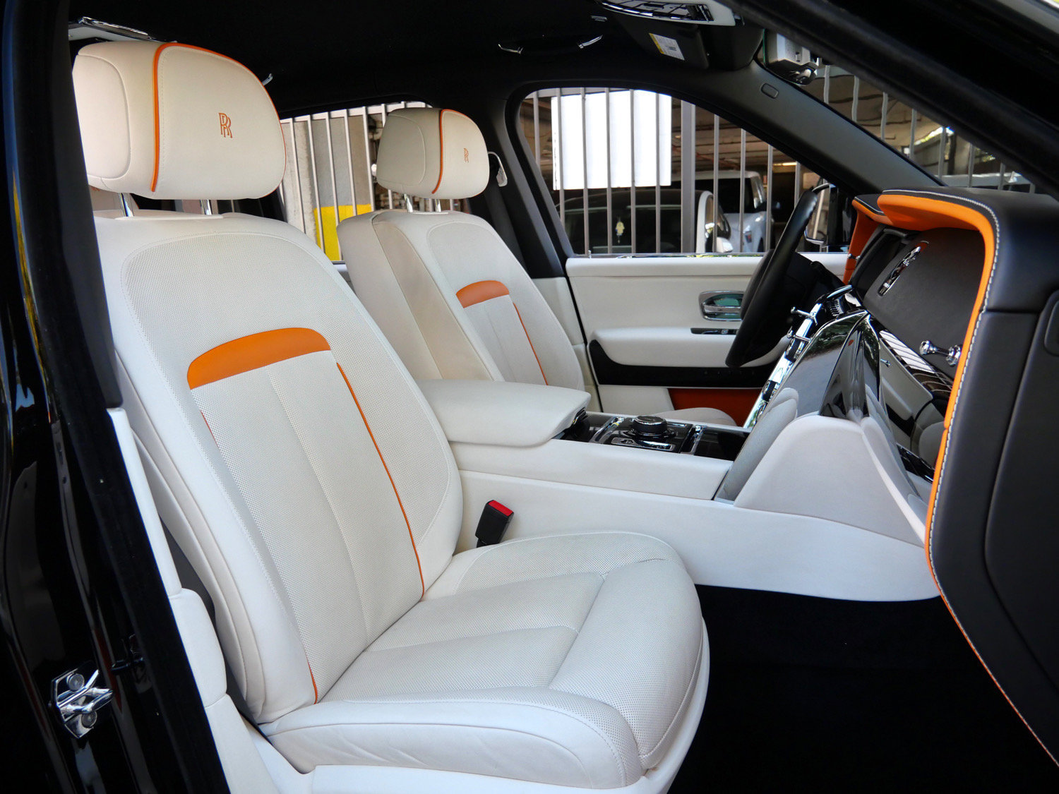 Certified 2022 Rolls-Royce Cullinan w/ Technology Package AWD/4WD image 31