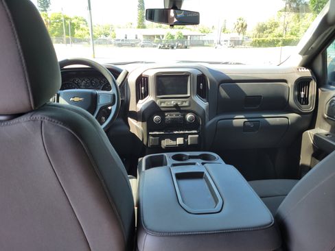 Used 2020 Chevrolet Silverado 1500 Custom w/ Custom Value Package AWD/4WD image 16