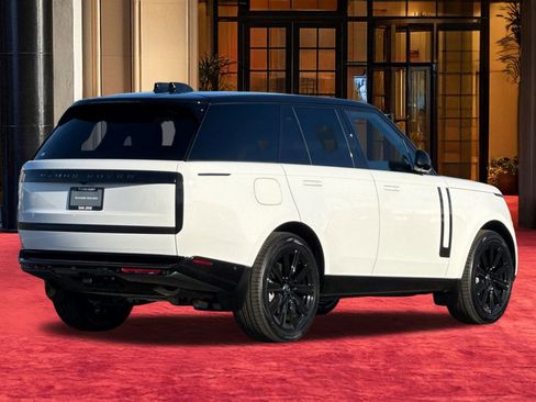 New 2025 Land Rover Range Rover SE image 10