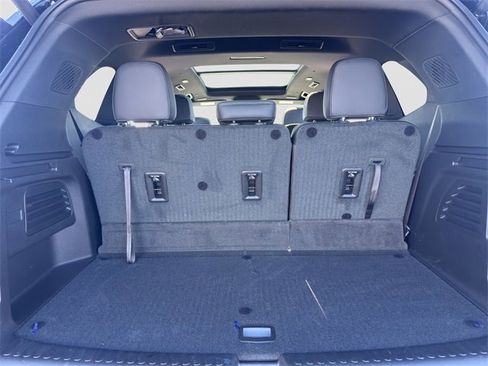 Used 2025 GMC Acadia AT4 image 19