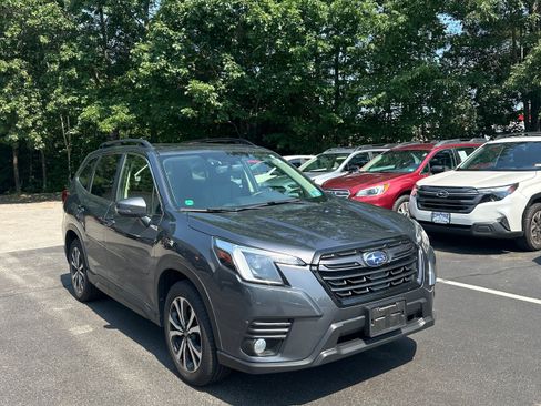 Used 2023 Subaru Forester Limited AWD/4WD image 3