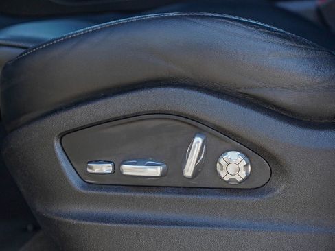 Used 2021 Porsche Cayenne image 25