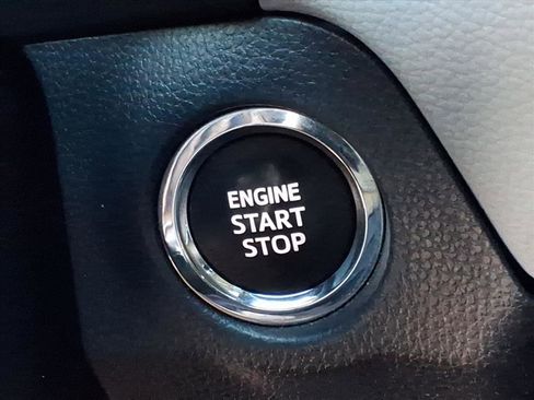 Used 2023 Toyota RAV4 XLE Premium image 23