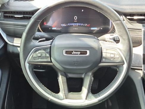 Used 2022 Jeep Grand Cherokee Limited AWD/4WD image 24