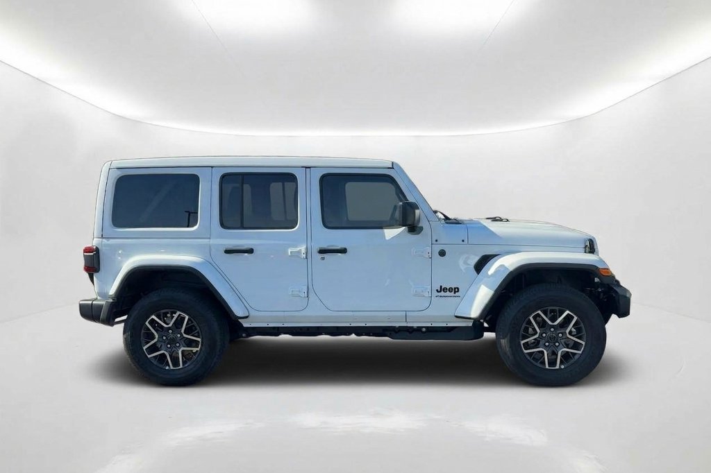 Used 2026 Jeep Wrangler Unlimited Sahara AWD/4WD image 4