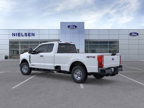 New 2026 Ford F250 XL w/ XL Chrome Package image 4