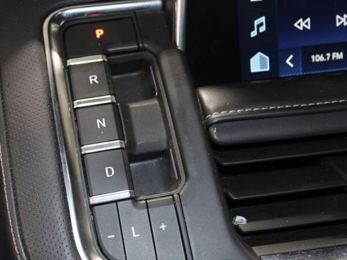 Used 2023 Chevrolet Suburban Premier image 26