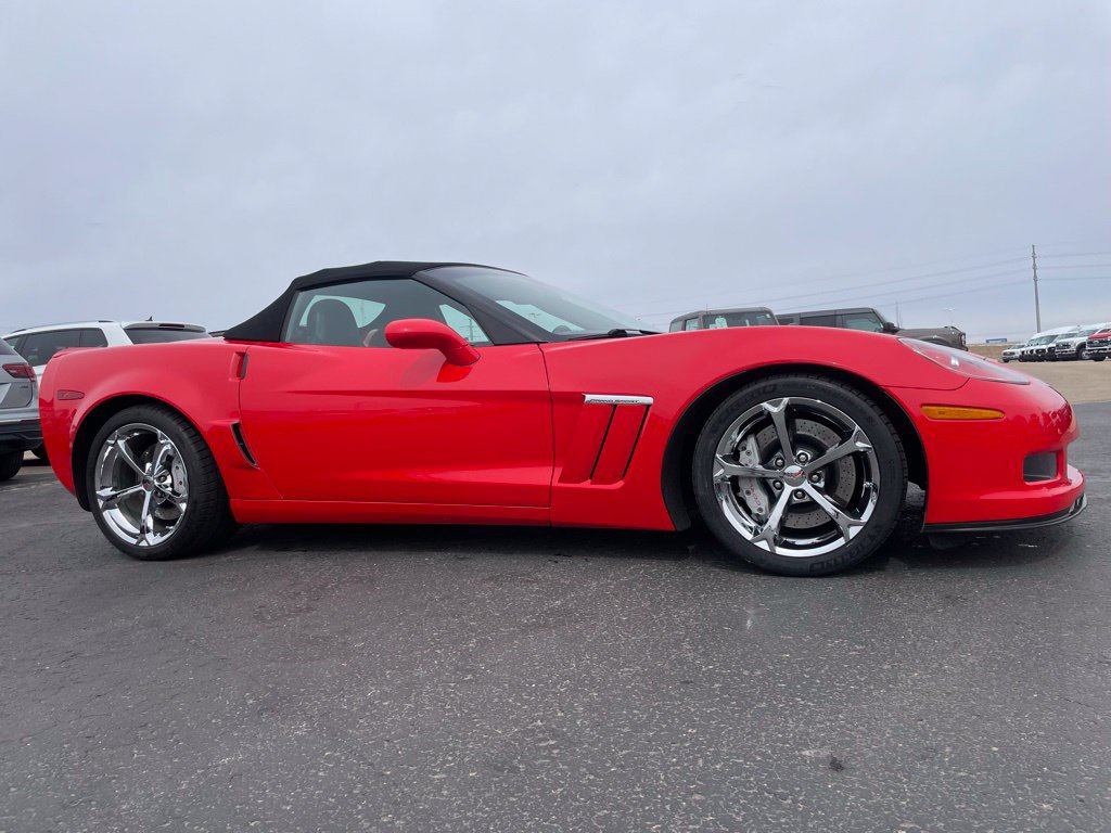 Used 2010 Chevrolet Corvette Grand Sport w/ Preferred Equipment Group RWD image 2