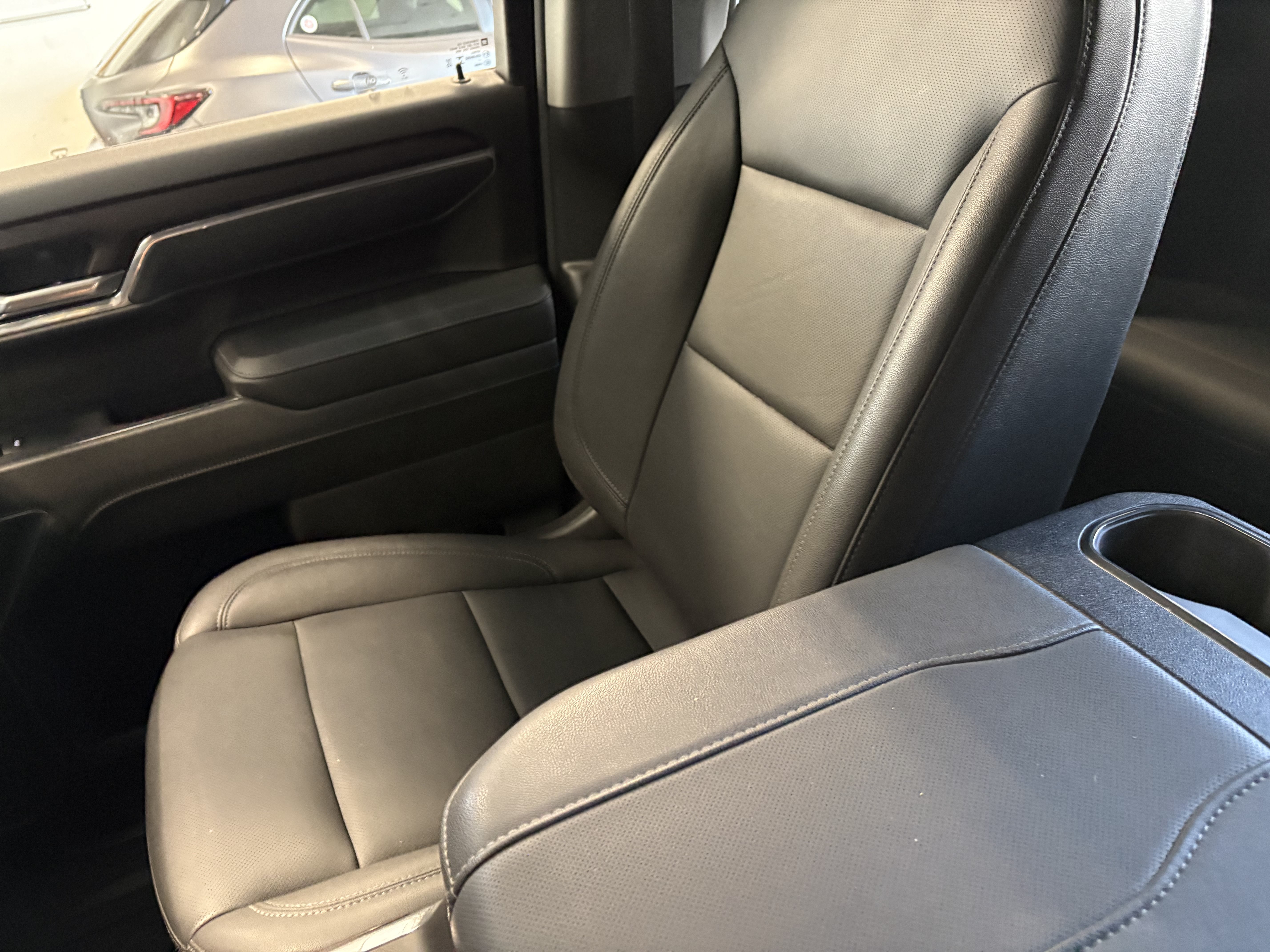 Used 2024 GMC Sierra 1500 SLT w/ SLT Premium Package RWD image 18