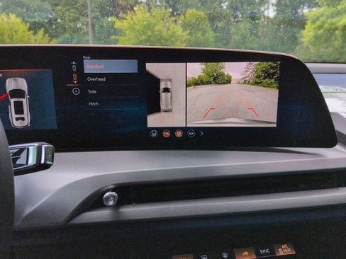 New 2026 Cadillac Vistiq Premium Luxury AWD/4WD image 15