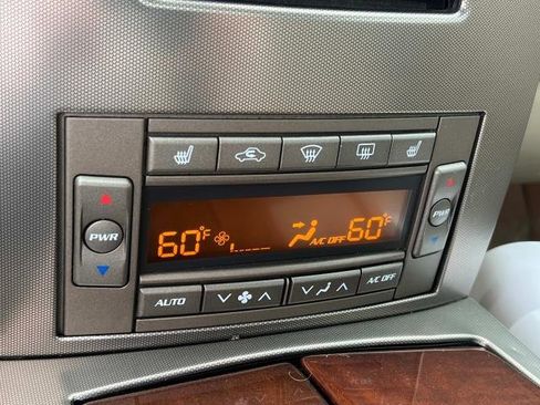 Used 2005 Cadillac XLR image 19