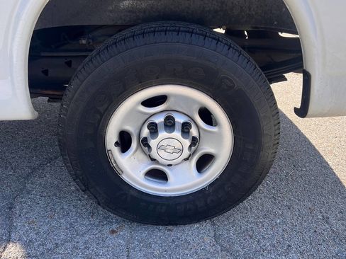 Used 2019 Chevrolet Express 2500 image 14