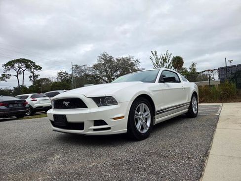 Used 2013 Ford Mustang Coupe image 12
