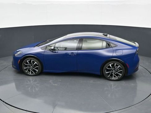 Used 2024 Toyota Prius Prime Premium FWD image 31