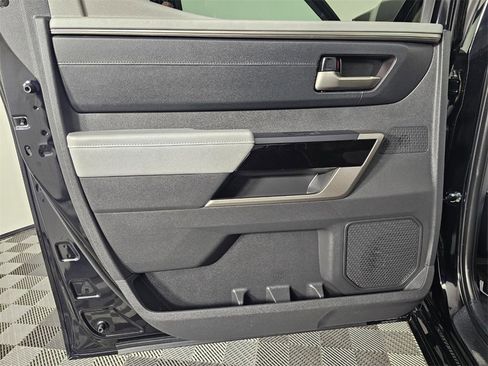 Used 2024 Toyota Tundra Limited image 31