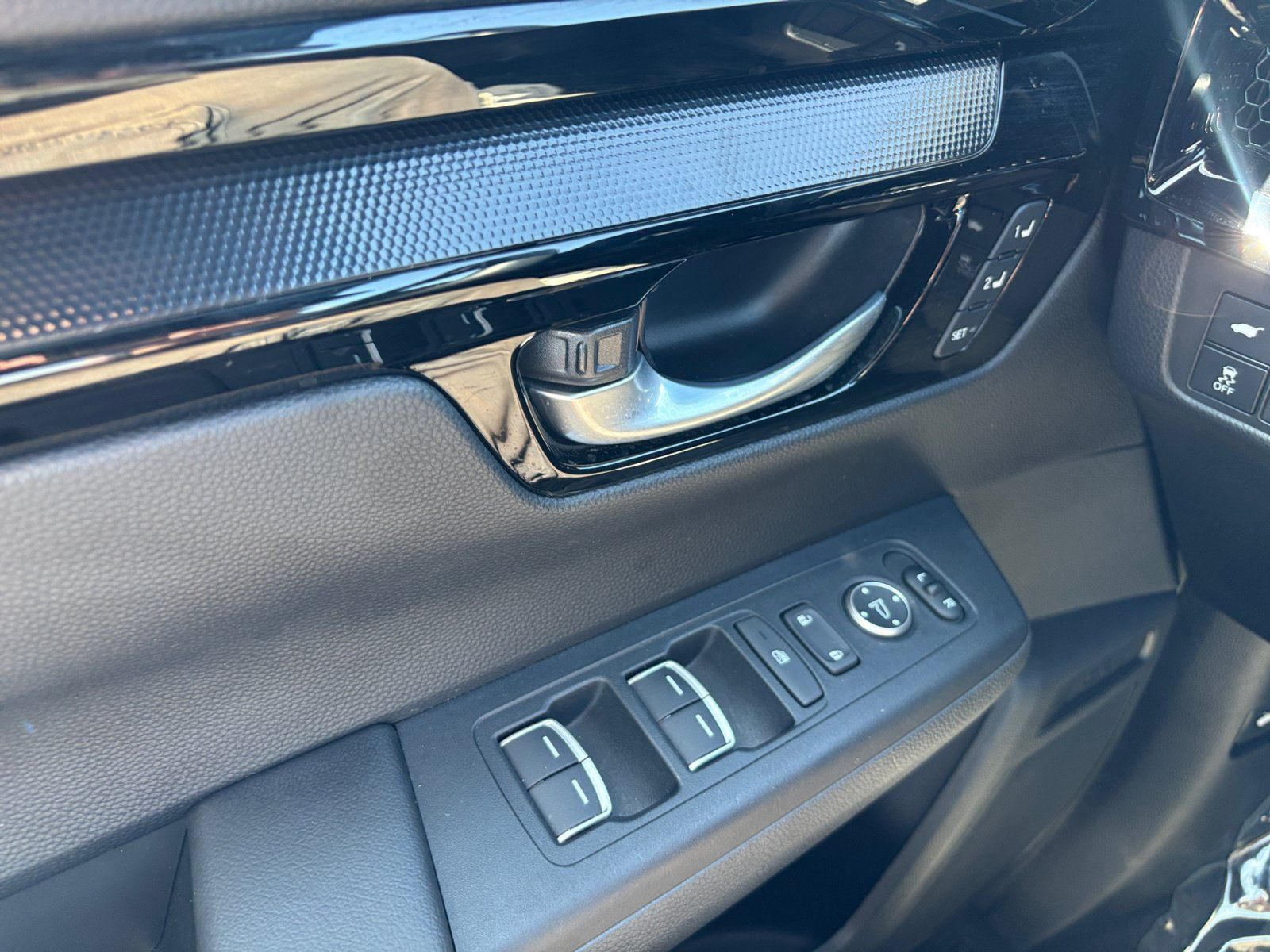 Used 2024 Honda CR-V Sport Touring image 12
