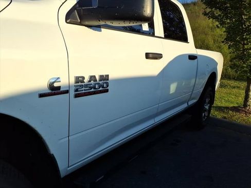 Used 2018 RAM 2500 Tradesman w/ Chrome Appearance Group AWD/4WD image 5